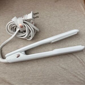 T3 Micro Singlepass 1” Professional Hair Straightener - White